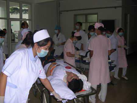 代怀成功率多少,代怀孕,月经量少暗红什么原因？吃什么使月经推迟？